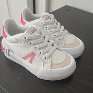 Lacoste L004 Toddler Sneakers in White and Pink
